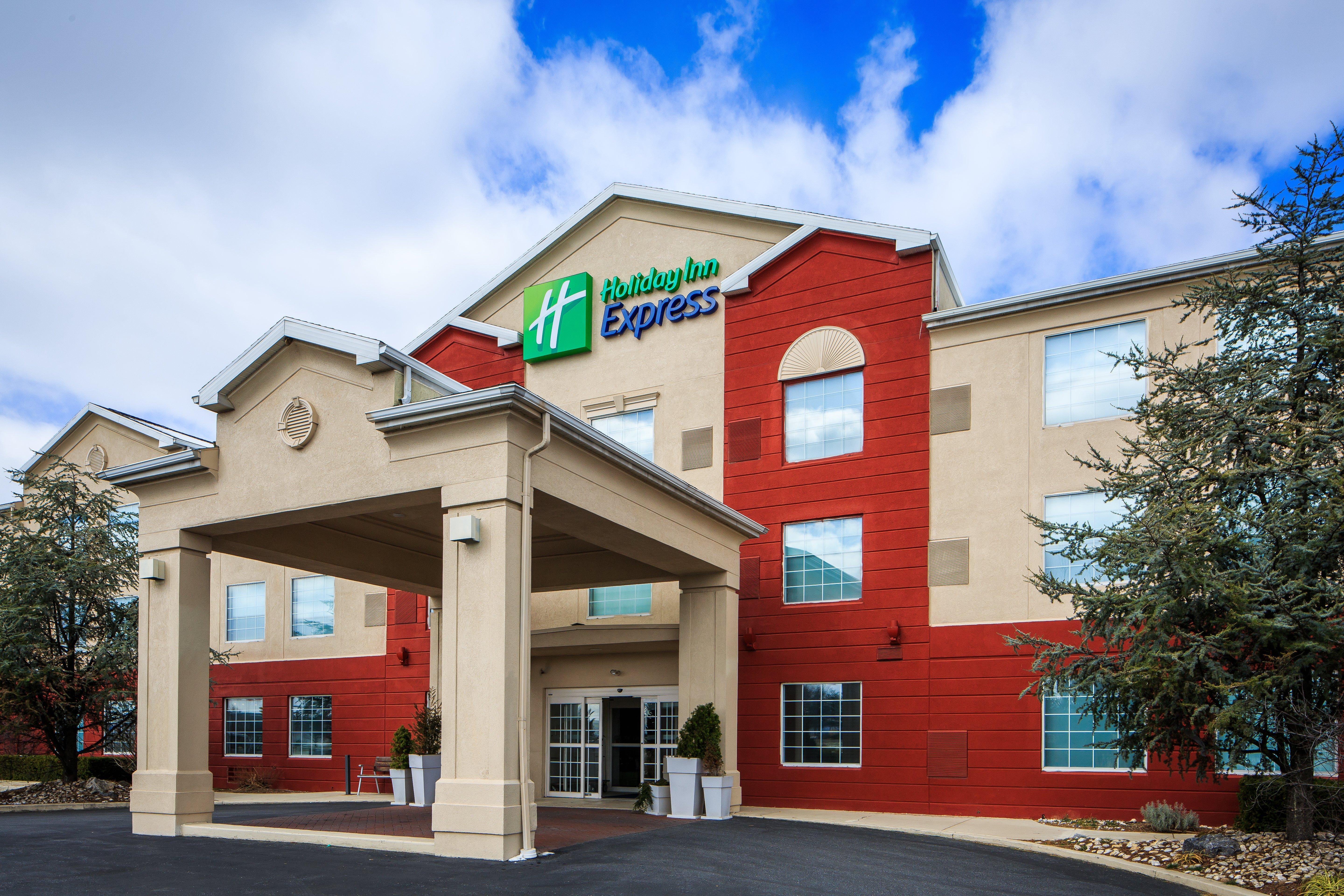 Holiday Inn Express Hotel & Suites Reading, An Ihg Hotel Экстерьер фото