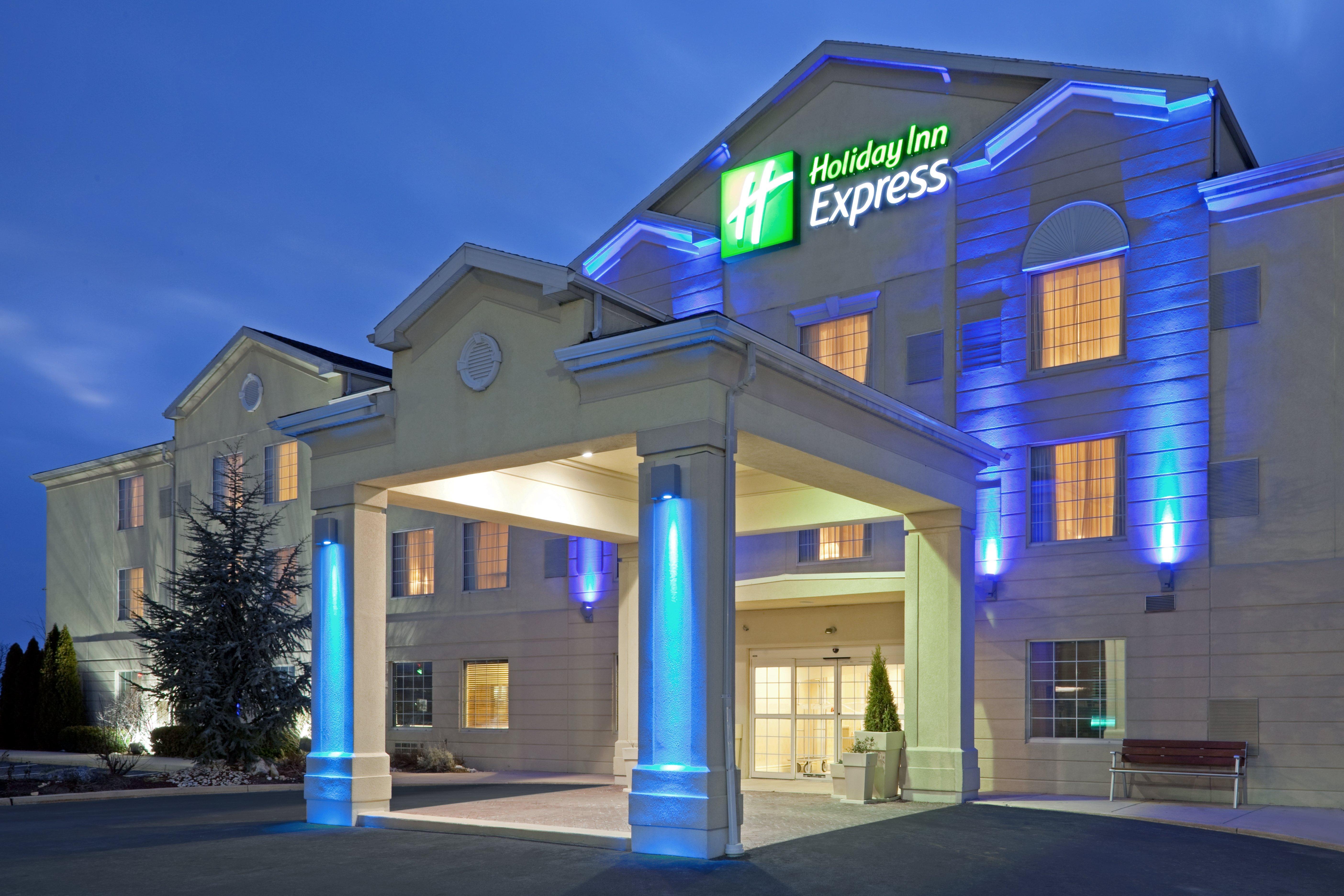 Holiday Inn Express Hotel & Suites Reading, An Ihg Hotel Экстерьер фото